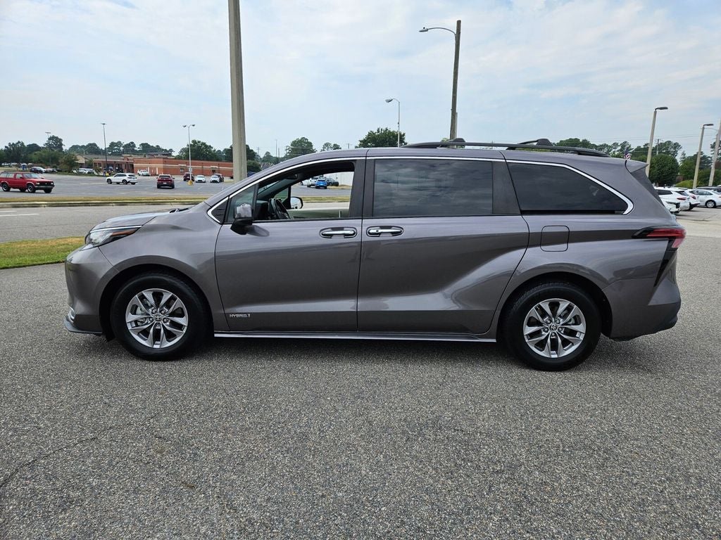 2021 Toyota Sienna XLE