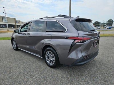 2021 Toyota Sienna XLE