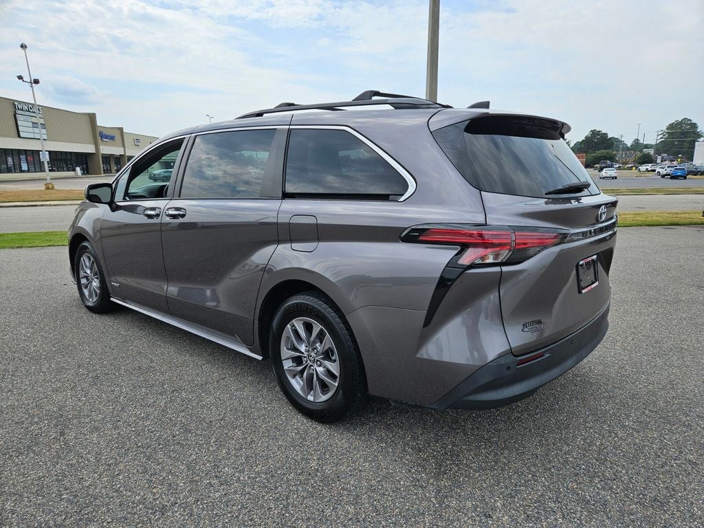 2021 Toyota Sienna XLE