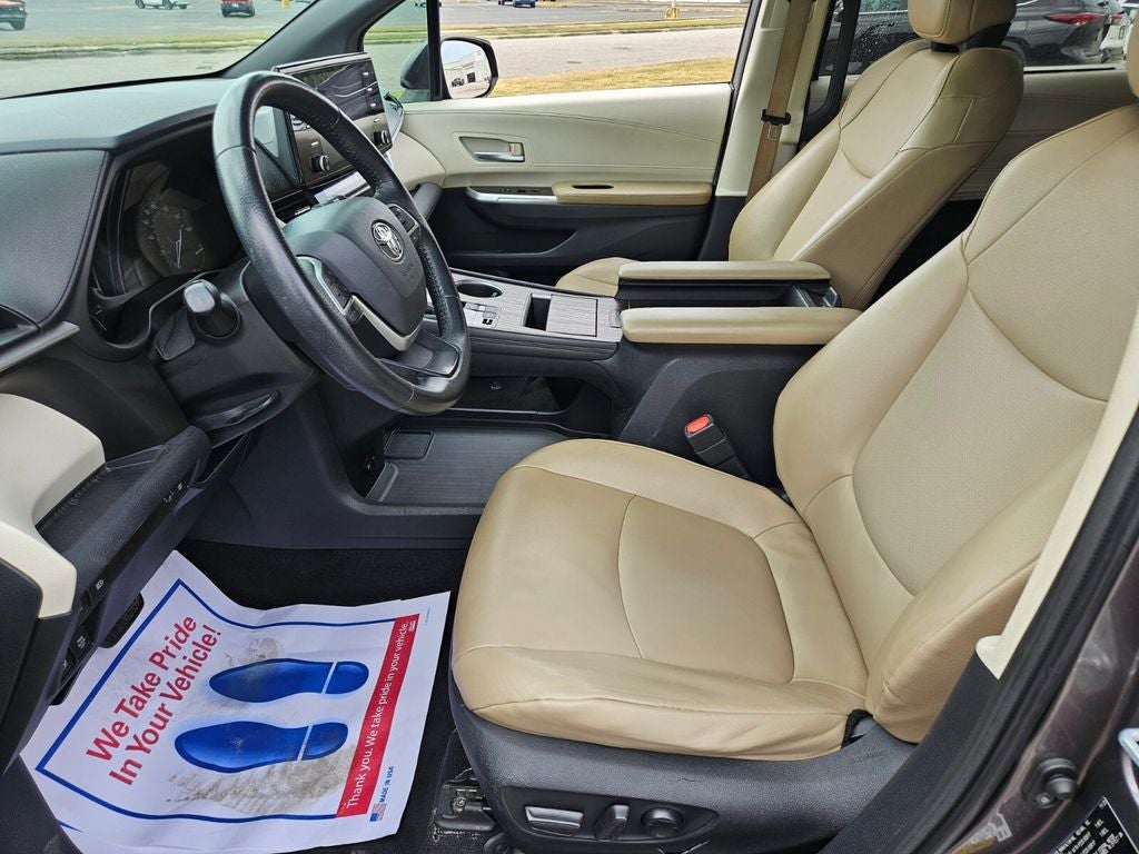 2021 Toyota Sienna XLE