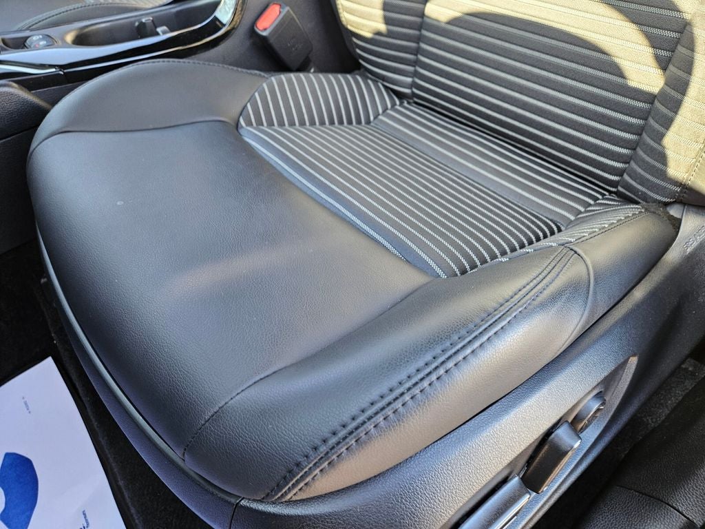 2025 Toyota Corolla Cross Hybrid XSE