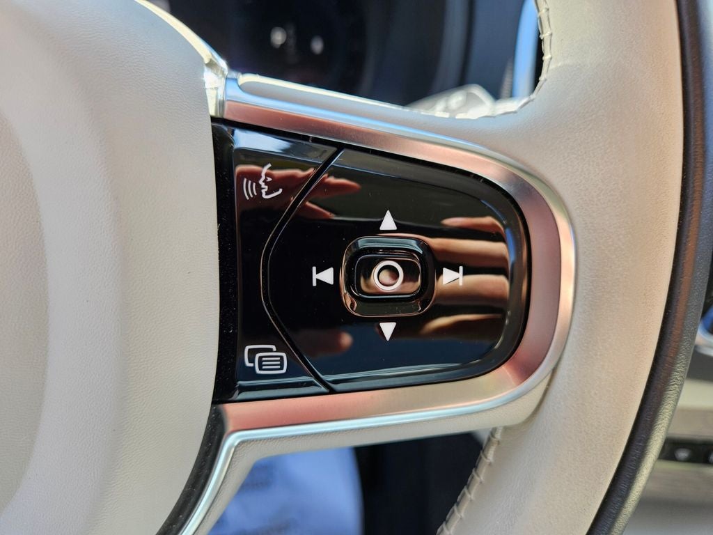 2024 Volvo XC90 B6 Plus Bright Theme 7-Seater
