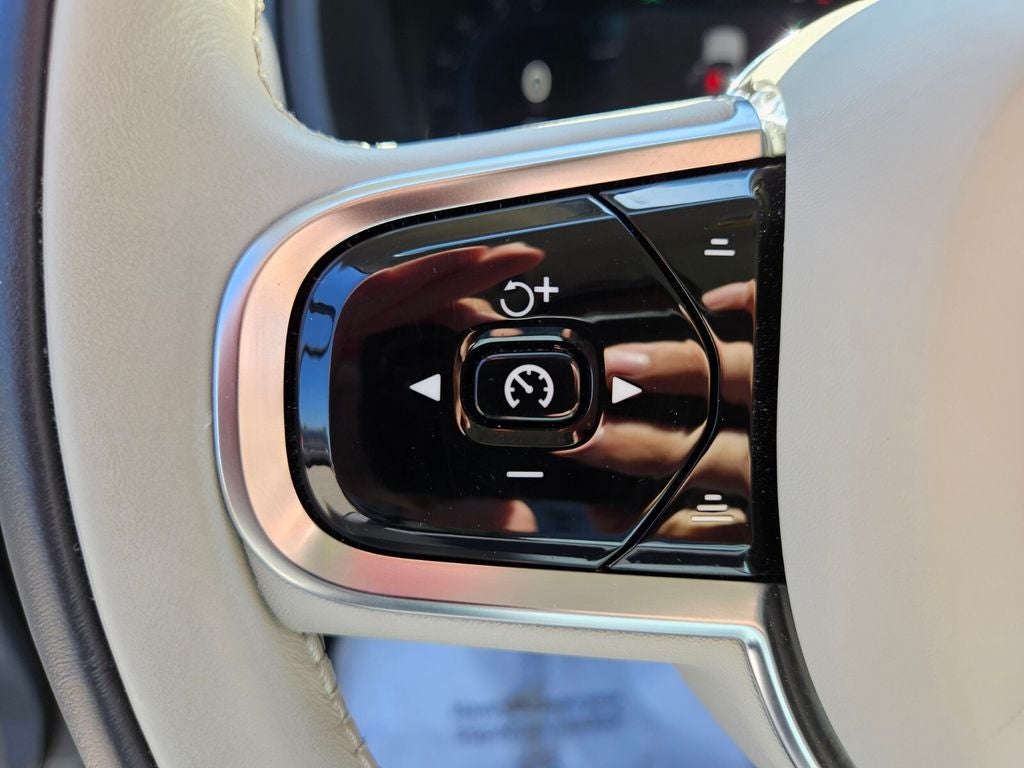 2024 Volvo XC90 B6 Plus Bright Theme 7-Seater
