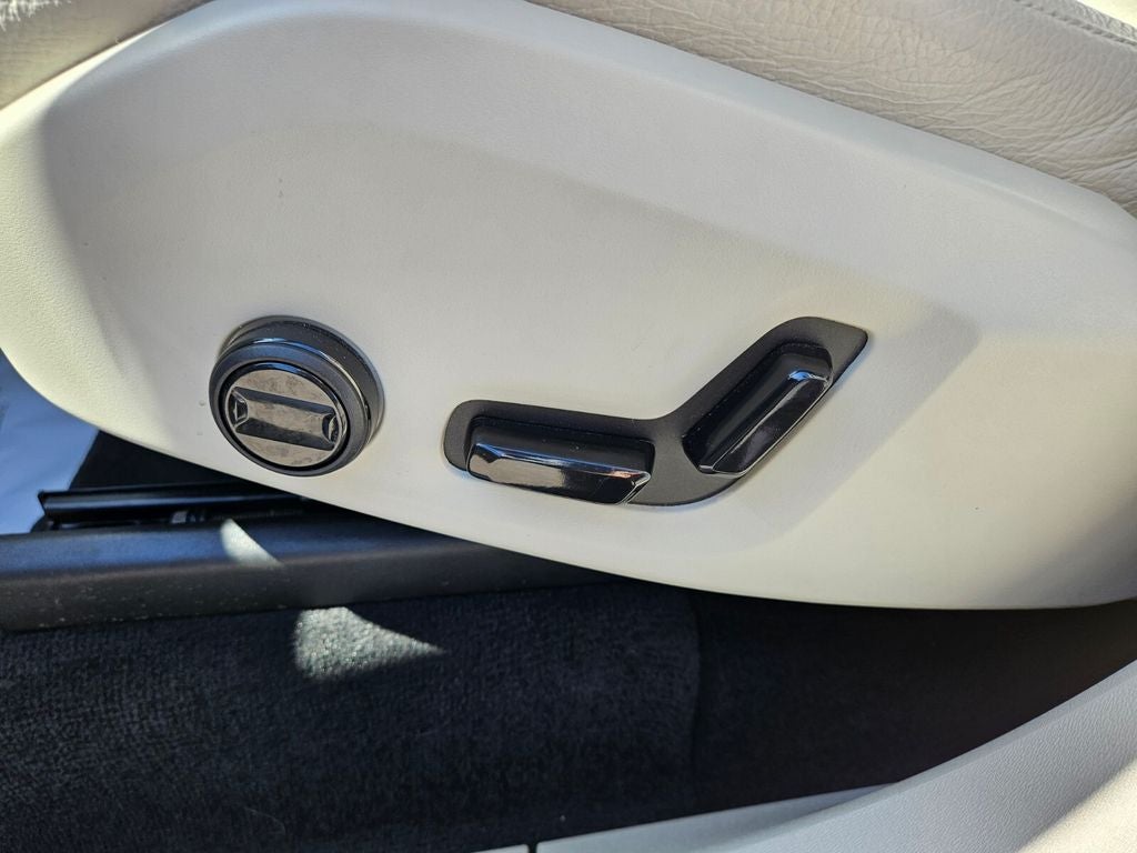 2024 Volvo XC90 B6 Plus Bright Theme 7-Seater